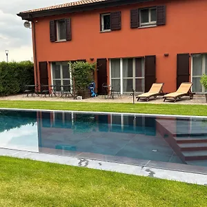 Bed & Breakfast Hole6, Castenaso